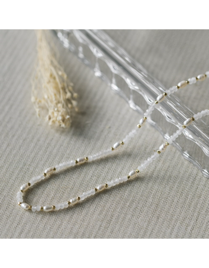 GLEE IYLARA MOONSTONE NECKLACE