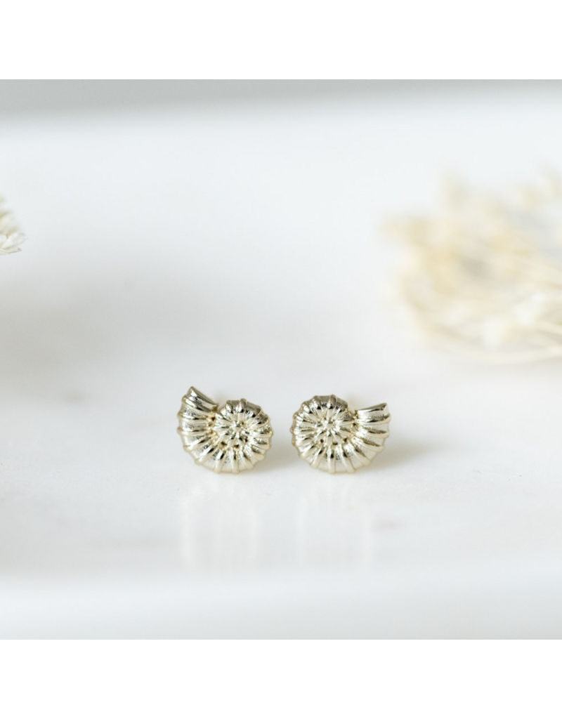 GLEE SWIRL STUDS