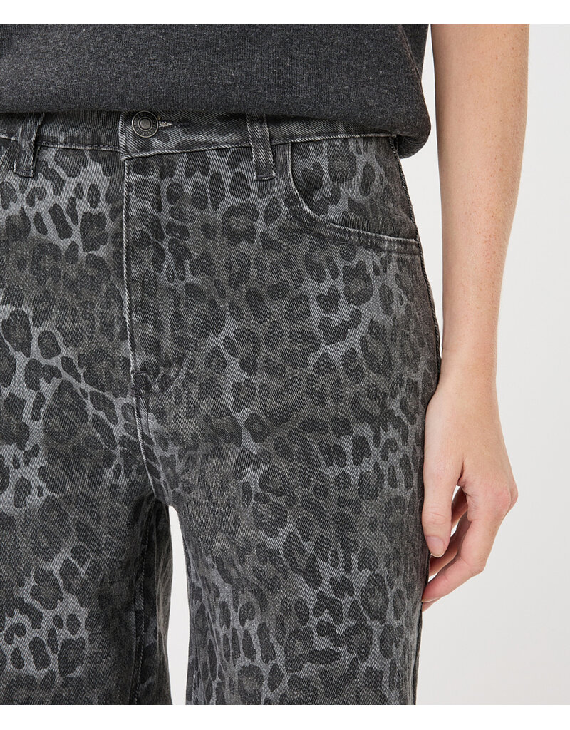 GREY LEOPARD DENIM