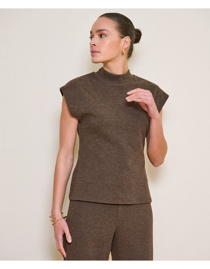 KNITTED TOP W/ CAP SLEEVE