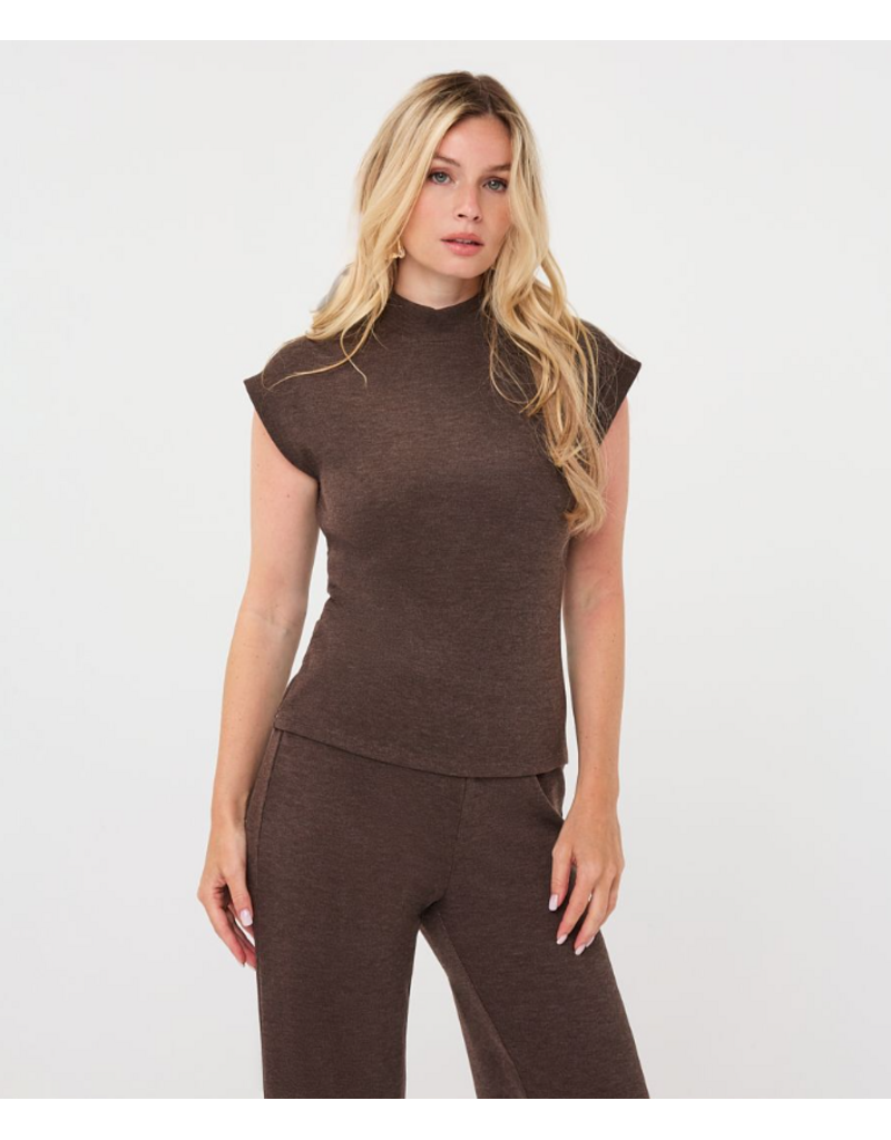 KNITTED TOP W/ CAP SLEEVE
