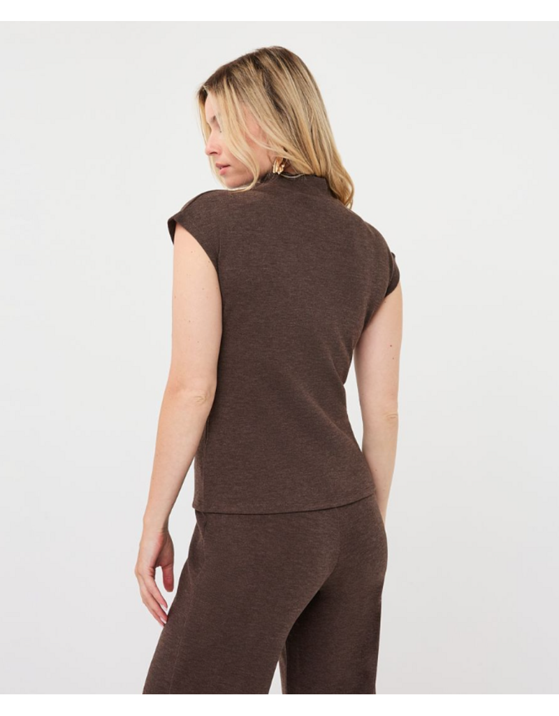 KNITTED TOP W/ CAP SLEEVE