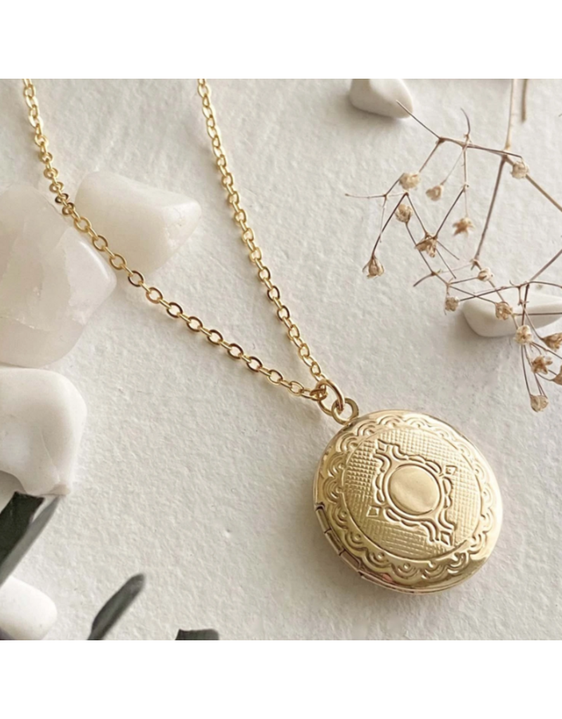 PIKA & BEAR ADELAIDE ORNATE ROUND LOCKET NECKLACE - GOLD