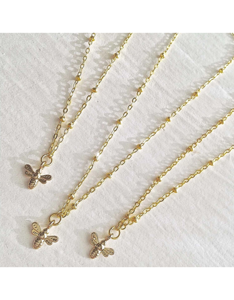 PIKA & BEAR WILDFLOWERS TINY BEE NECKLACE