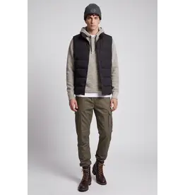 BLACK PUFFER VEST