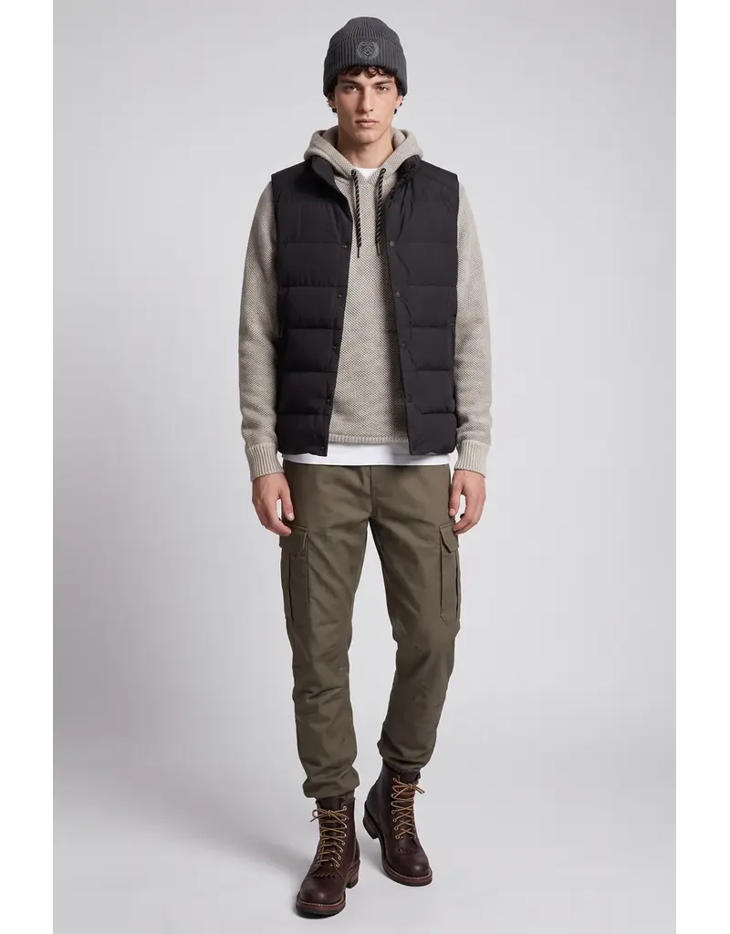 BLACK PUFFER VEST