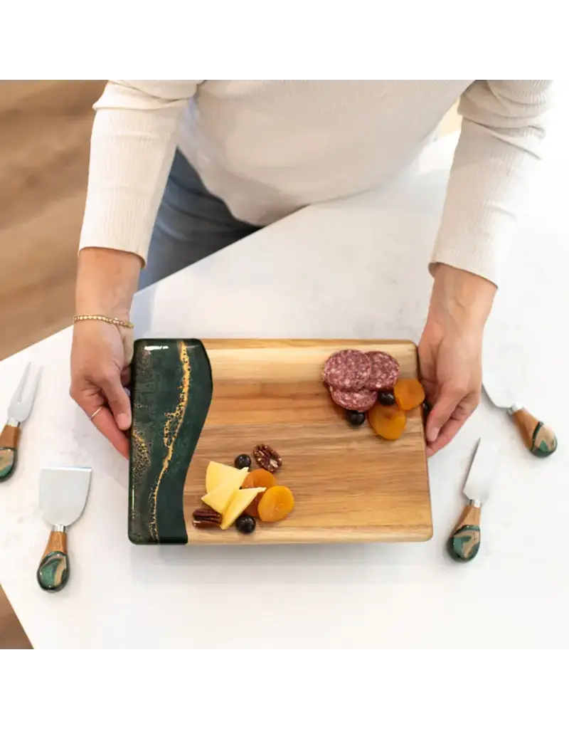 LYNN & LIANA DESIGNS WOOD RESIN BOARD - 11" x 8"