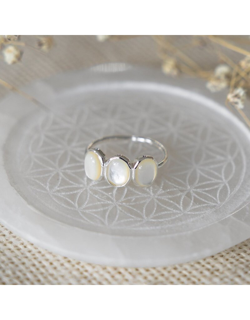 GLEE TRI ESSENCE RING - MOTHER OF PEARL - SILVER