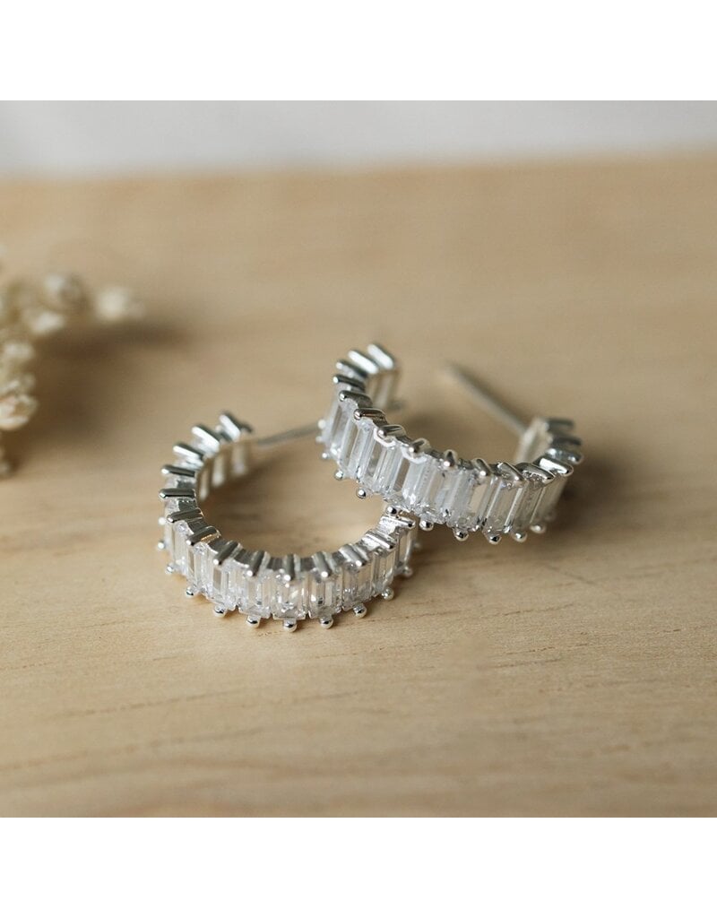 GLEE CHARA HOOP EARRINGS - CLEAR