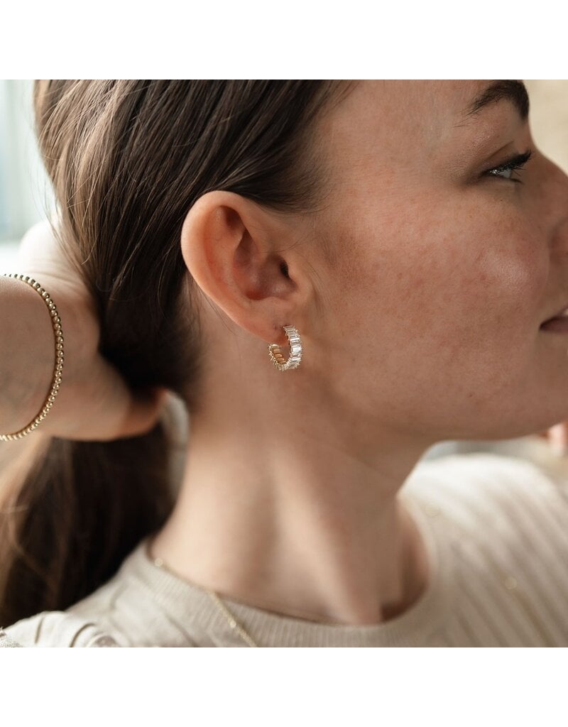GLEE CHARA HOOP EARRINGS - CLEAR