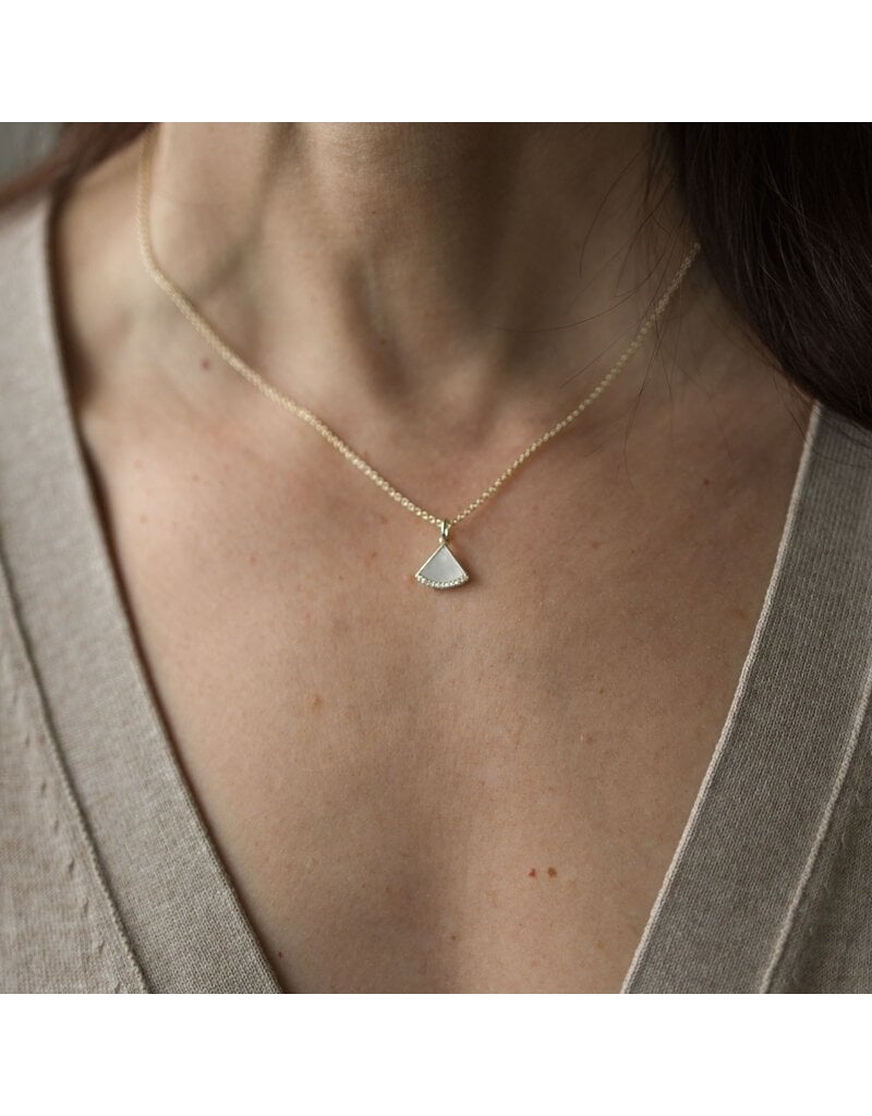 GLEE FANFARE NECKLACE - MOTHER OF PEARL