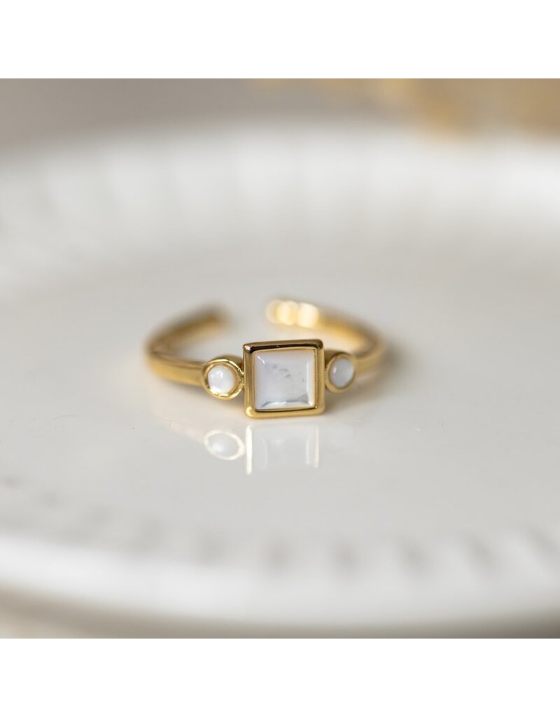 GLEE INNER GLOW RING - MOTHER OF PEARL