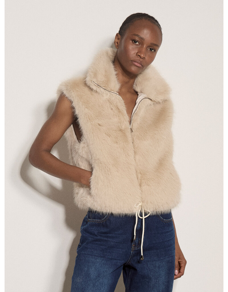 FAUX FUR ZIP VEST
