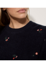 NAVY SWEATER W/ EMBROIDERED FLOWERS