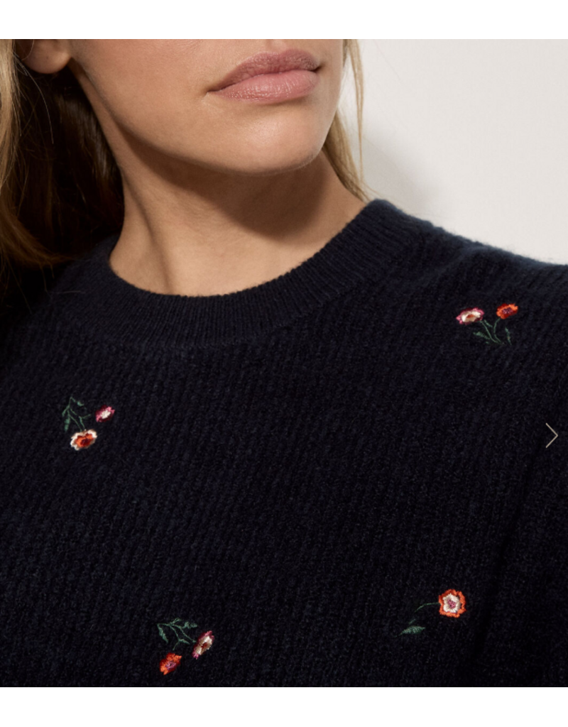 NAVY SWEATER W/ EMBROIDERED FLOWERS