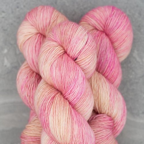 Madelinetosh Tosh Light Twist Pinks/Purples Madelinetosh Tosh Light Twist Pinks/Purples