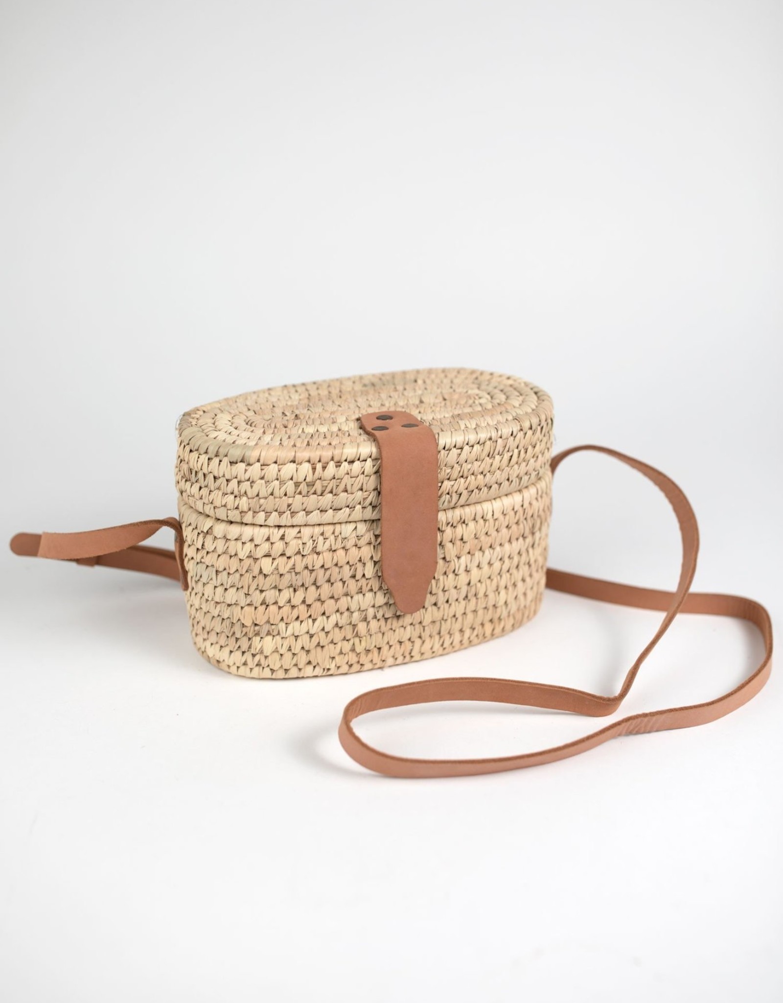 tan woven purse