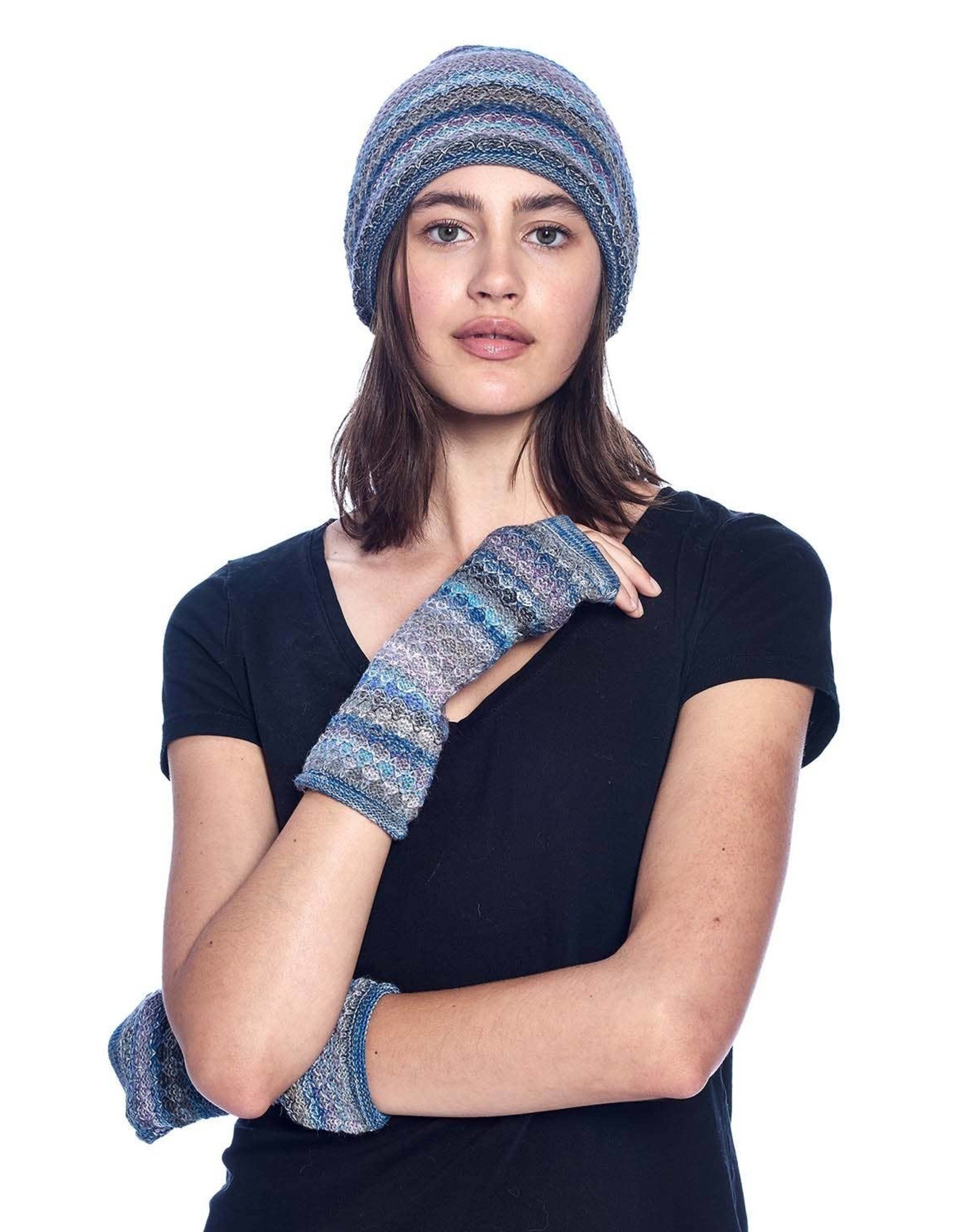 Trade roots 100% Alpaca Berry Beanie, Peru