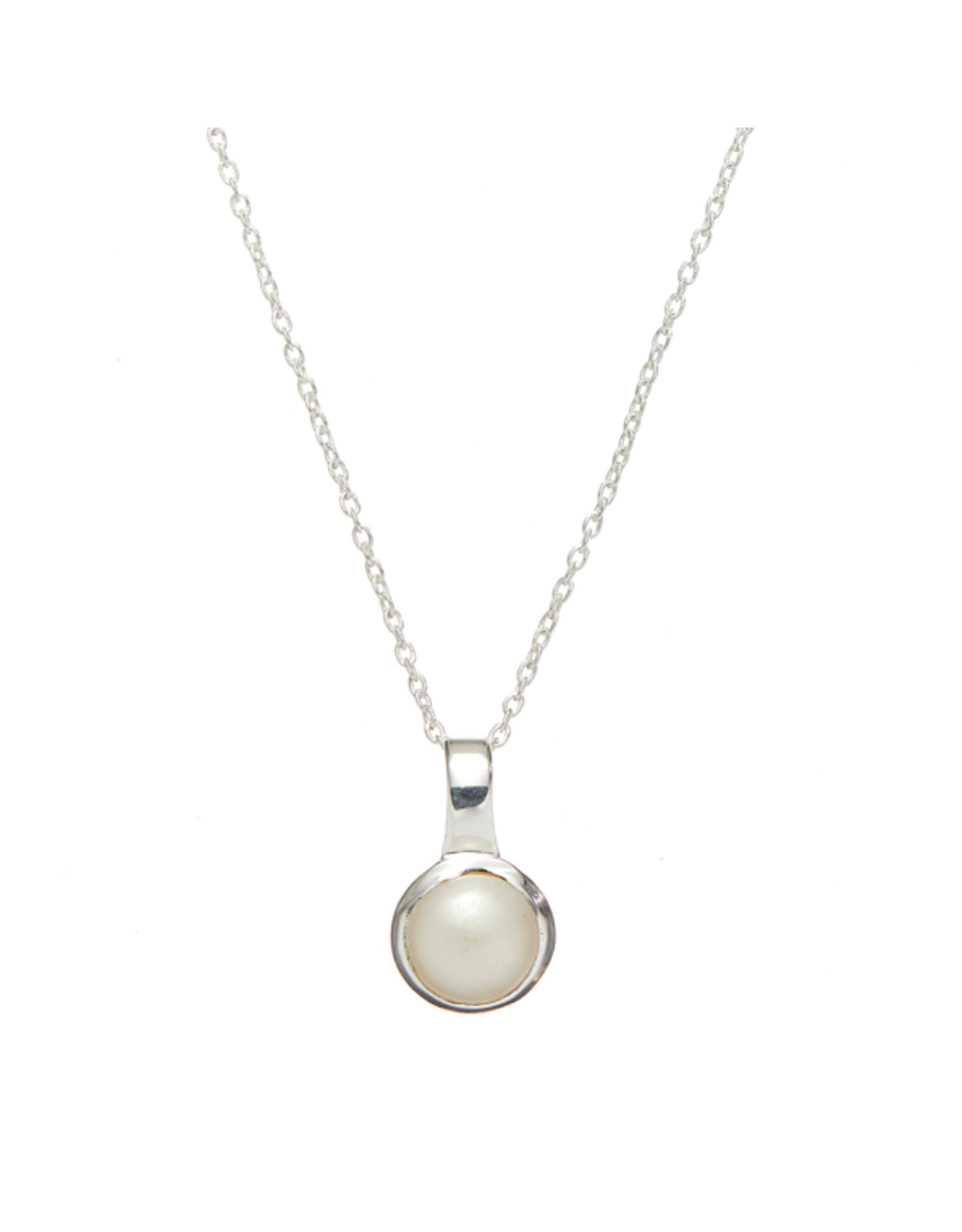 Sapha Pearl Pendant Necklace