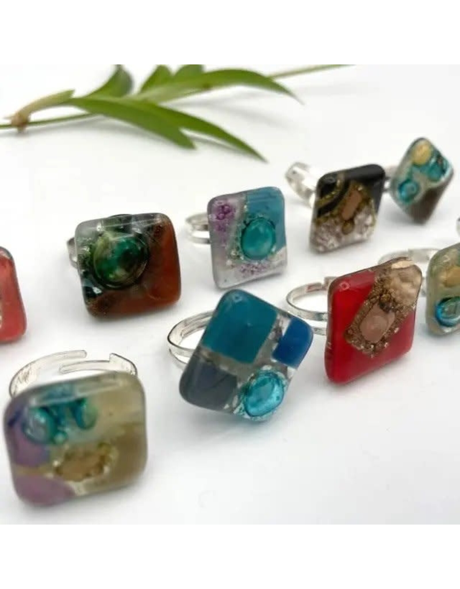 Trade roots Adjustable Fused Glass Ring, Nicaragua