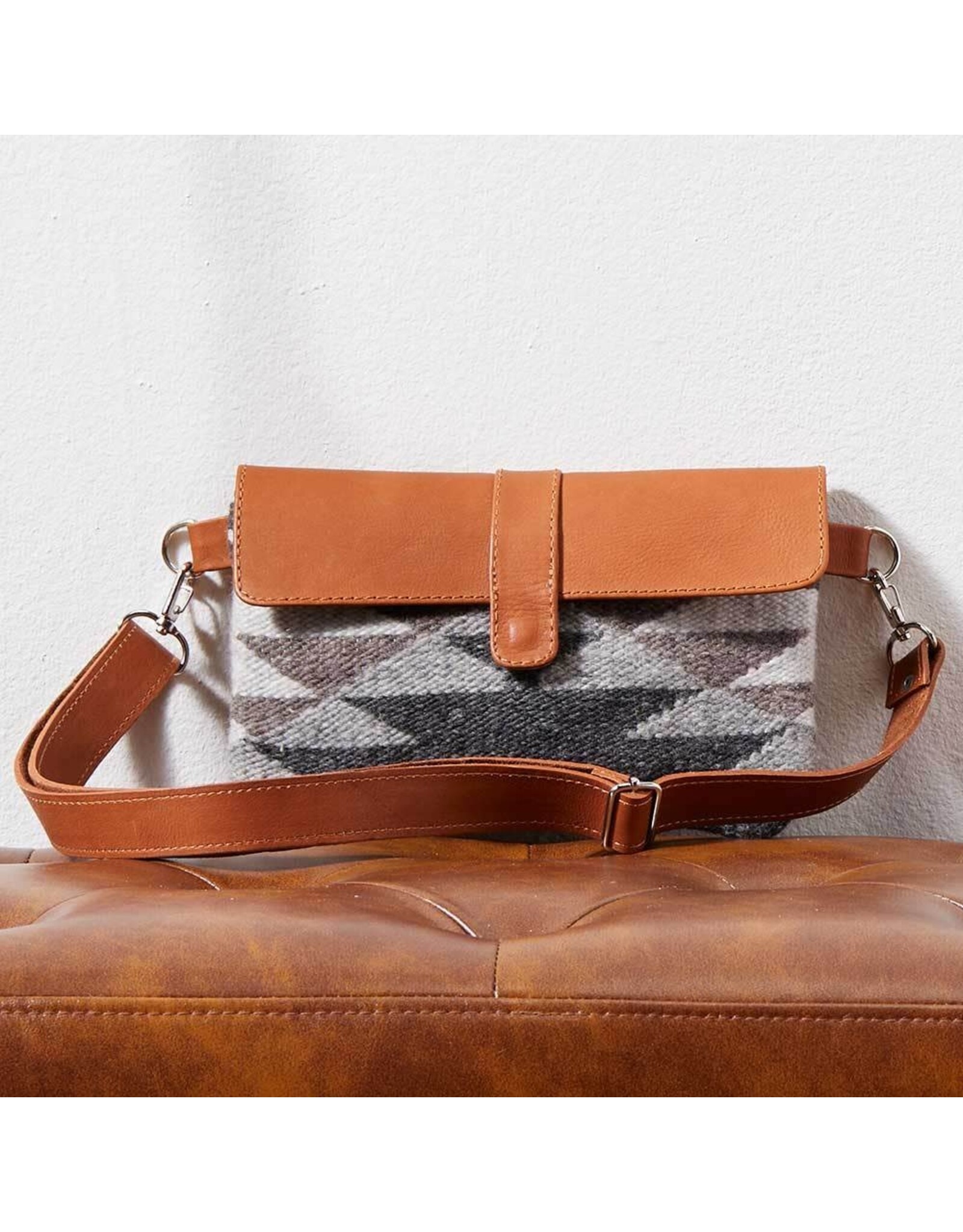 Trade roots Sombra Tapiz Waist Bag, Ecuador