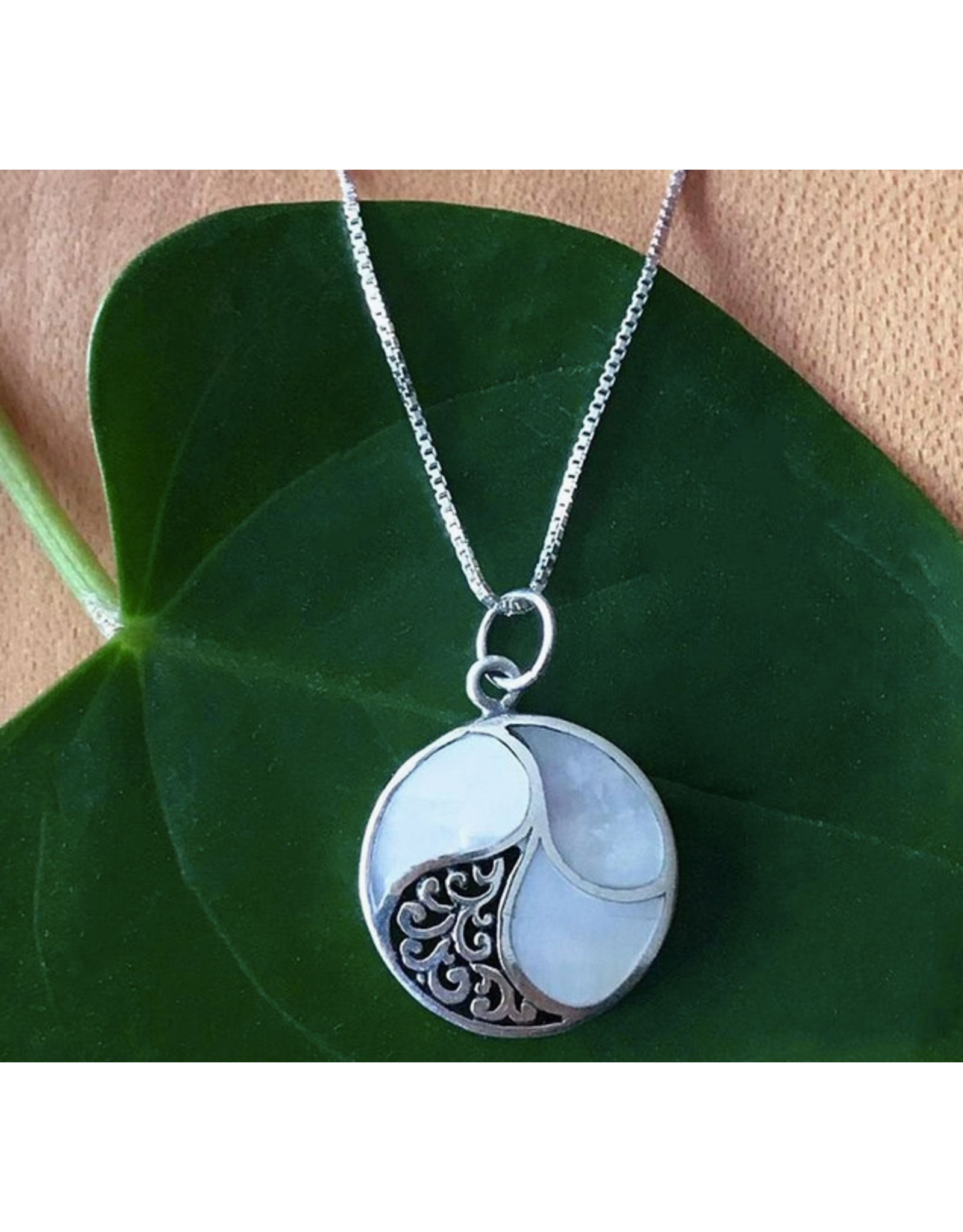 Mother of Pearl Necklace - Sterling Silver, Indonesia