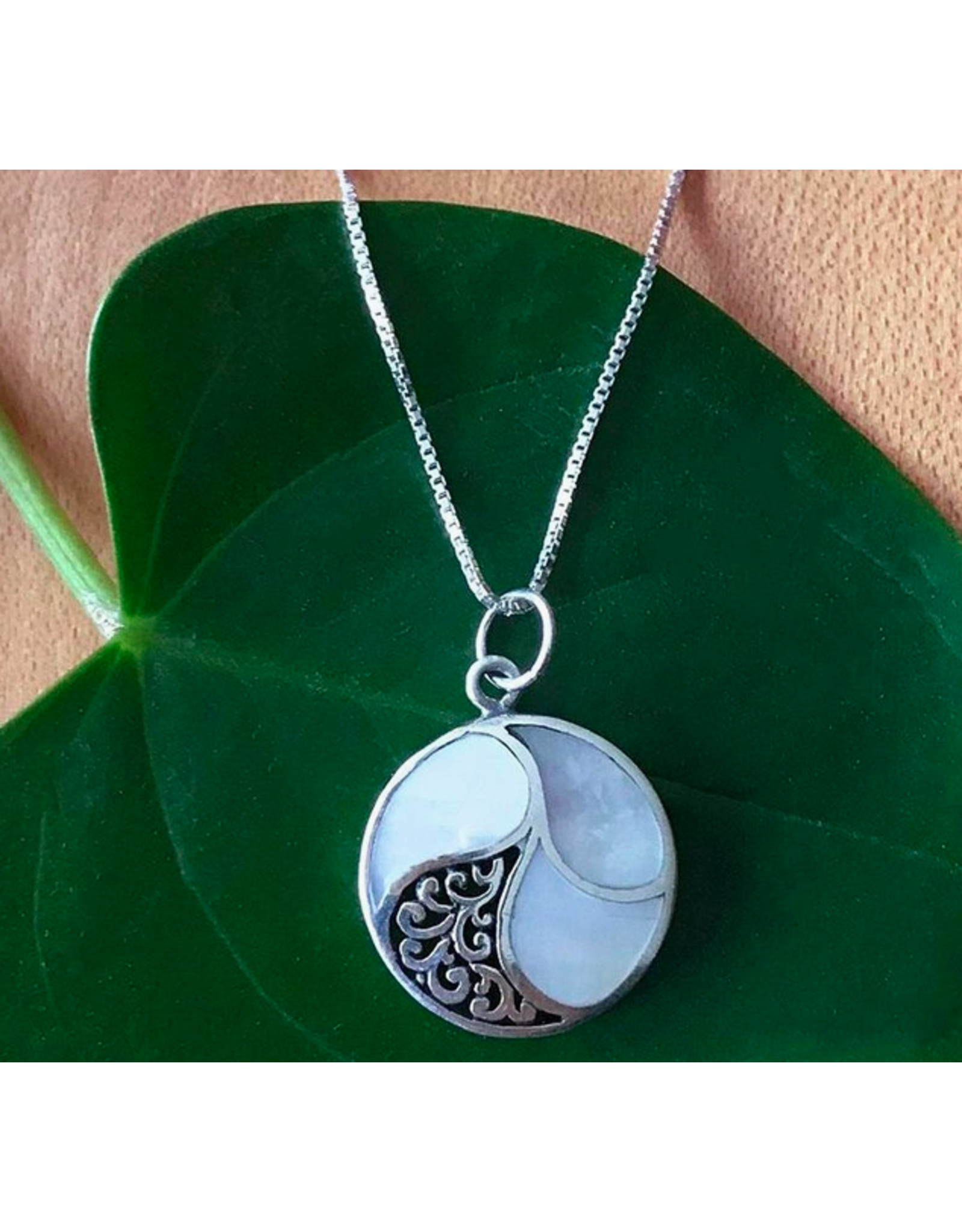 Mother of Pearl Necklace - Sterling Silver, Indonesia