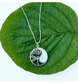 Mother-Of-Pearl Dragonfly Circle Necklace - Sterling Silver, Indonesia Mother-Of-Pearl Dragonfly Circle Necklace - Sterling Silver, Indonesia