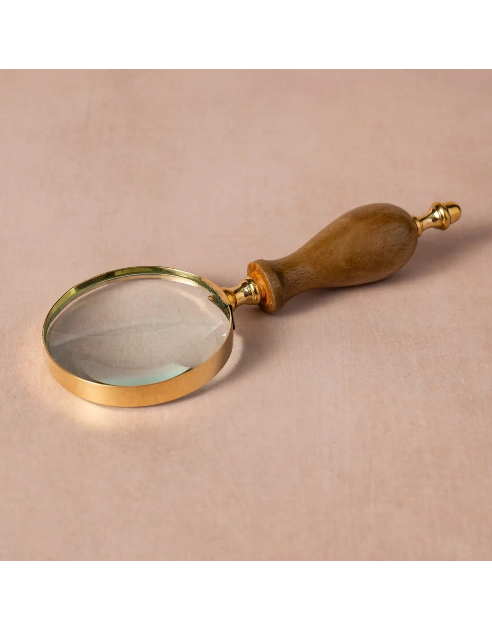 Pakadana Magnifying Glass, India