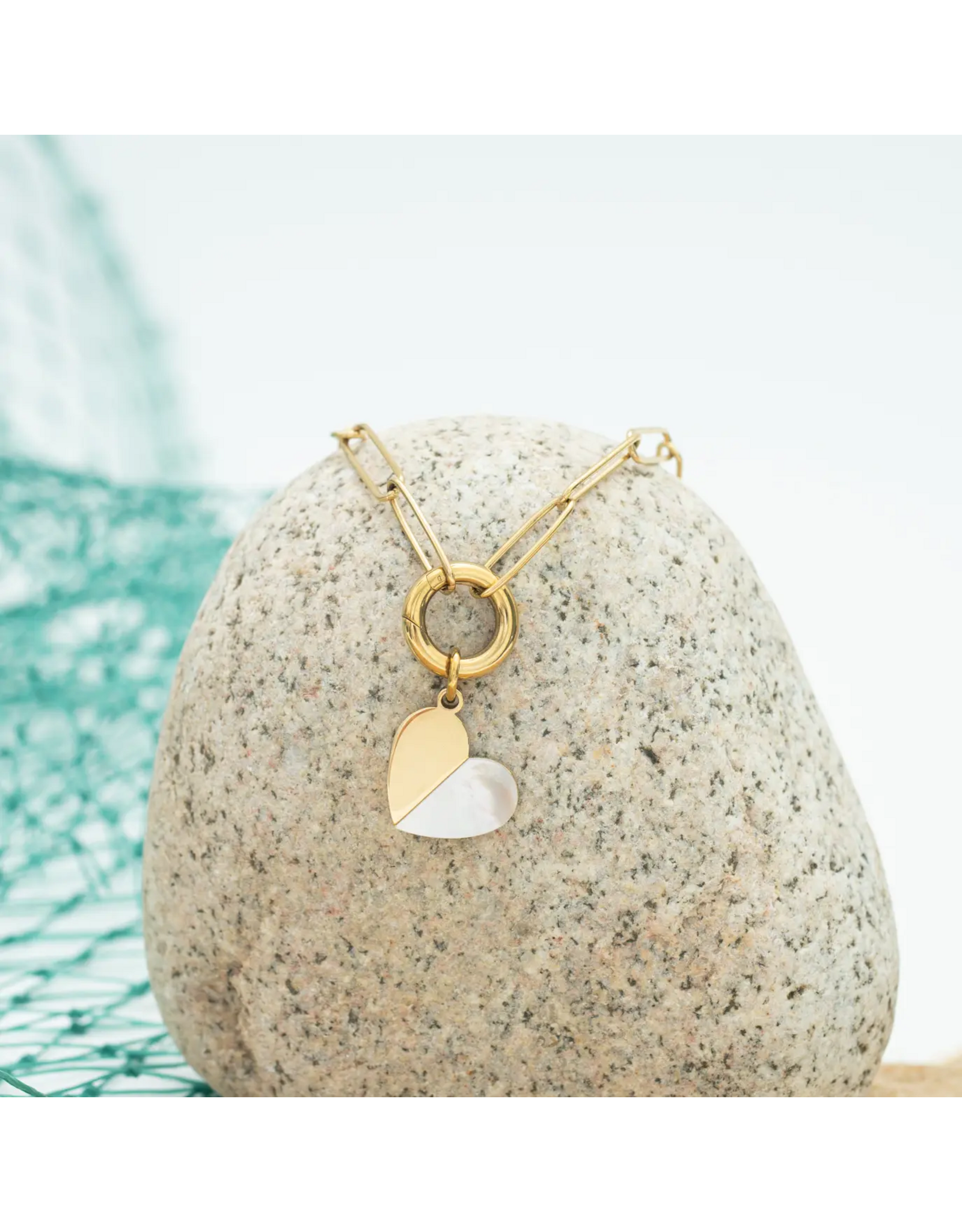 Heart of Mary Necklace Gold, Asia