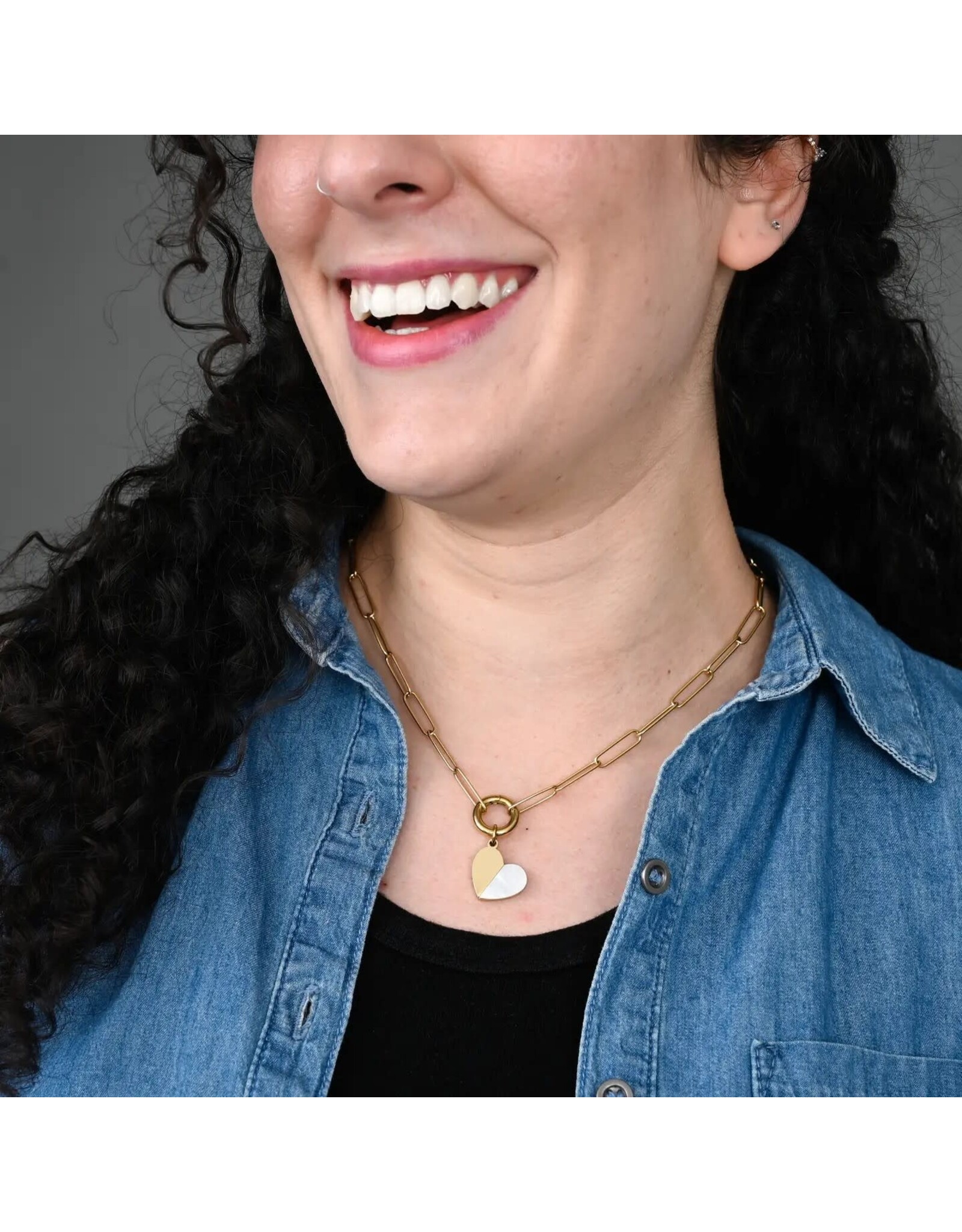 Heart of Mary Necklace Gold, Asia