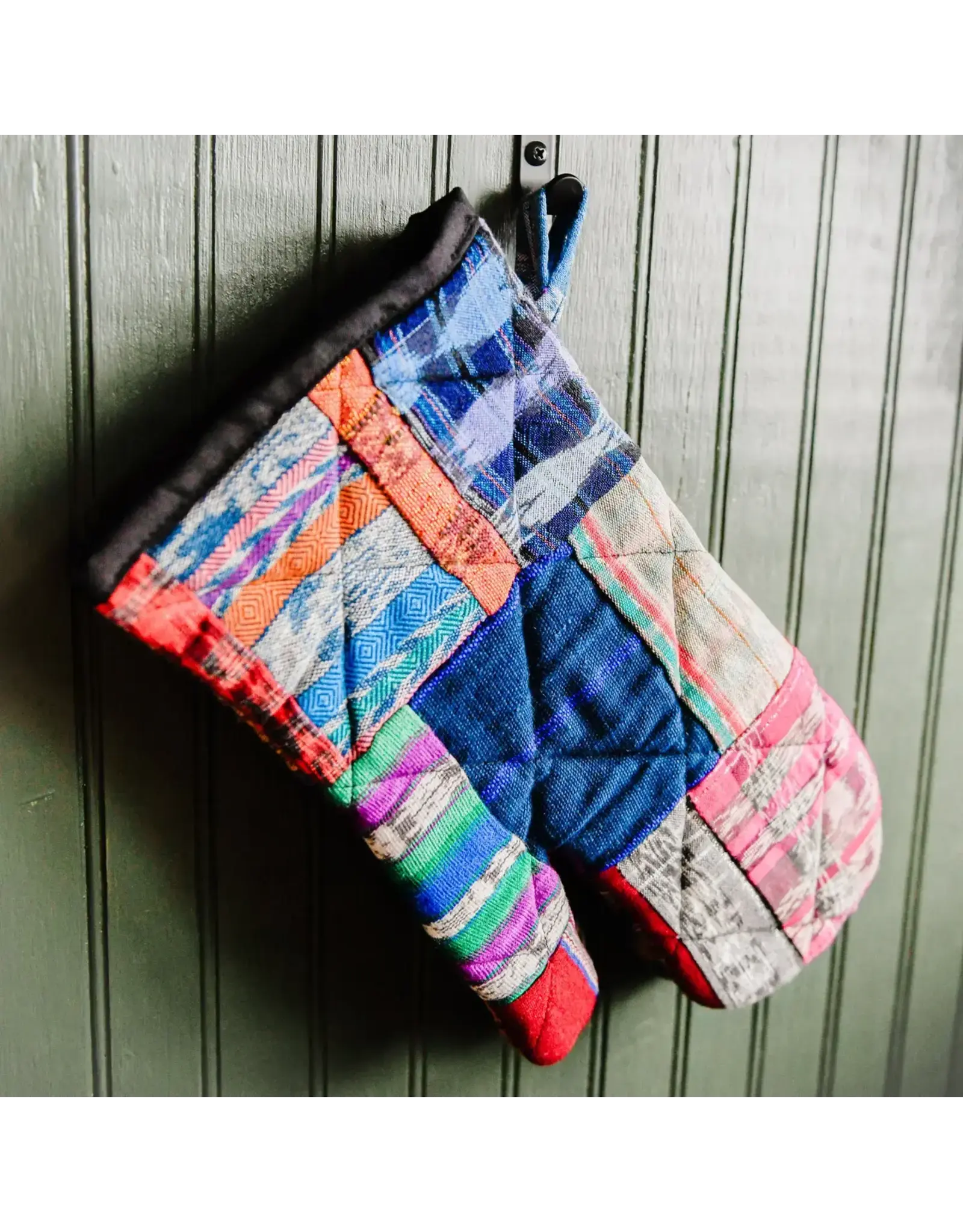 Patch Oven Mitts Set