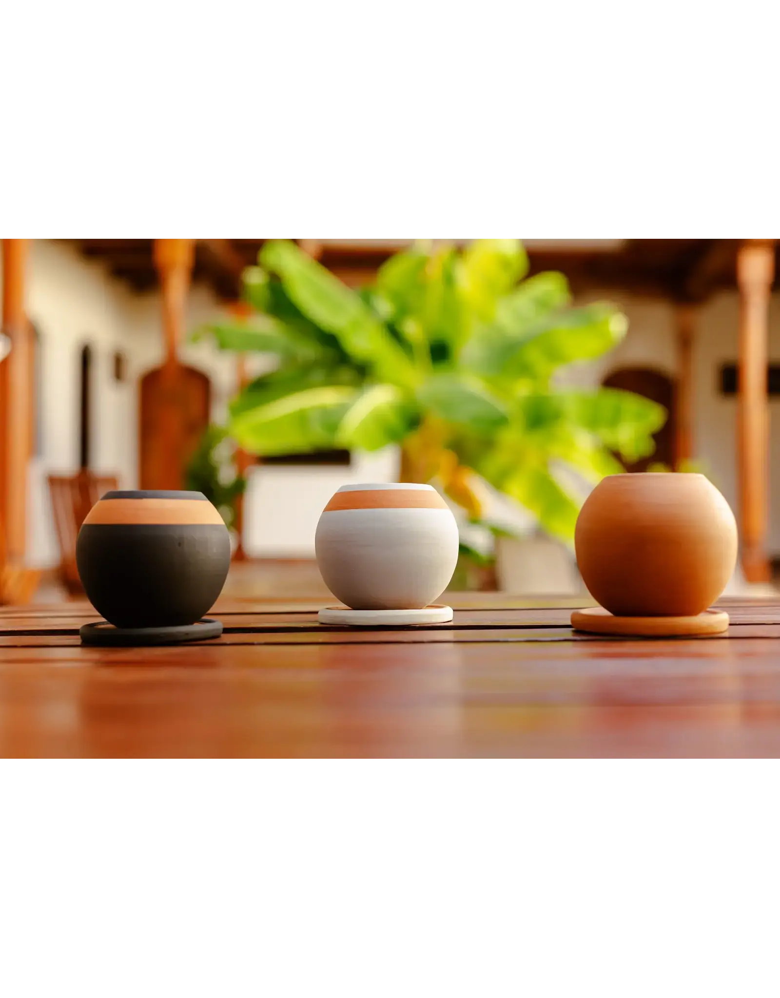 Round Planter w/ Drainage Plate, Nicaragua