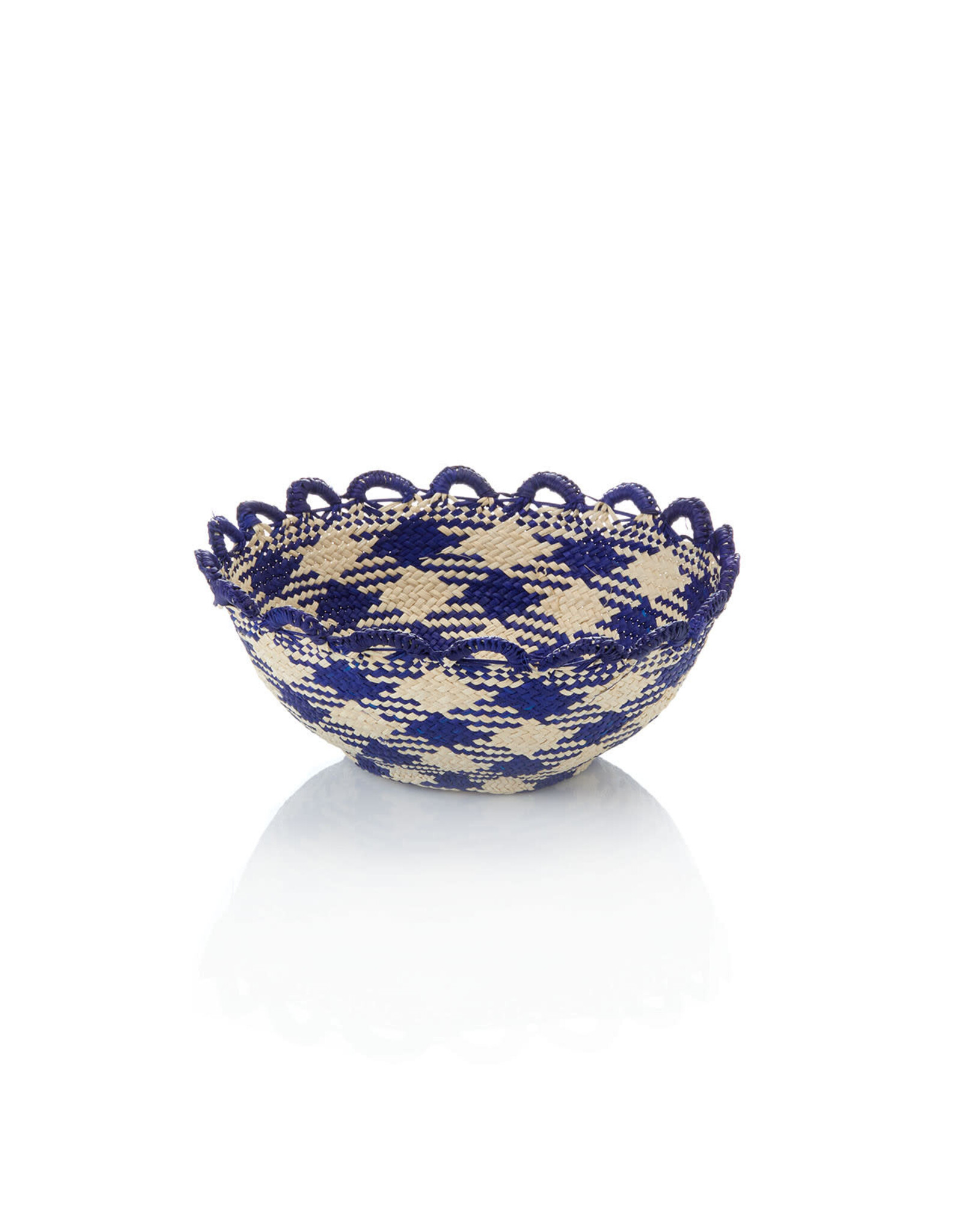 Gingham Scallop Basket, Ecuador