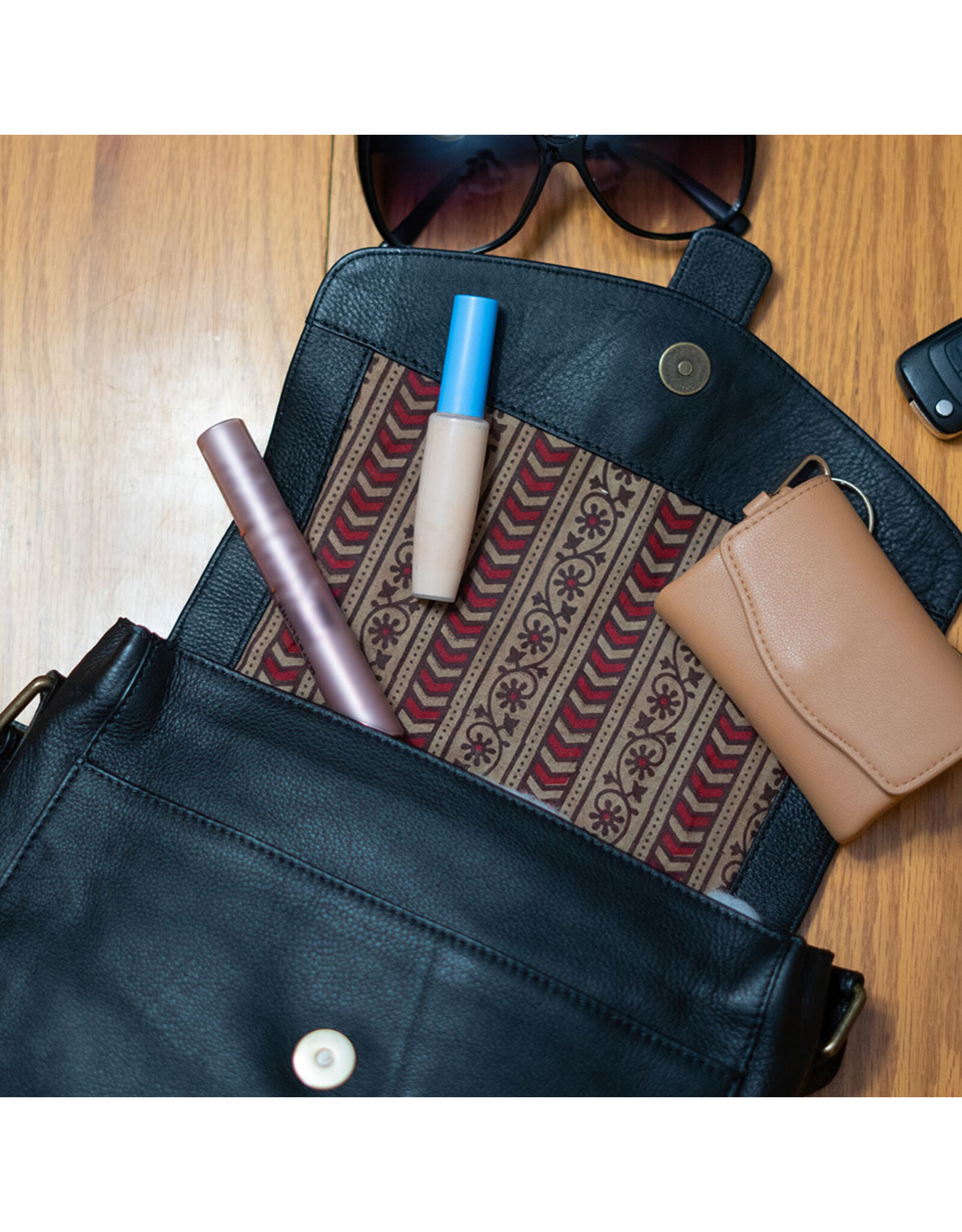 Trade roots Kolkata Leather Bags, India
