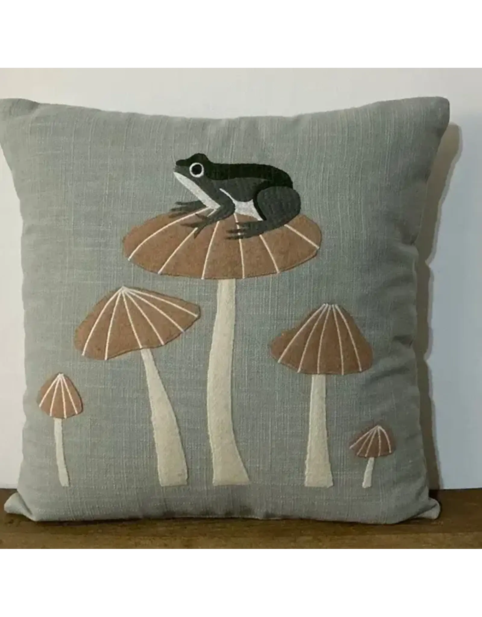 Pillow Applique/Embo 16" Froggie Fun-Guy