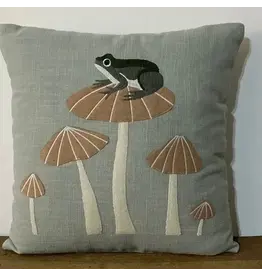 Pillow Applique/Embo 16" Froggie Fun-Guy