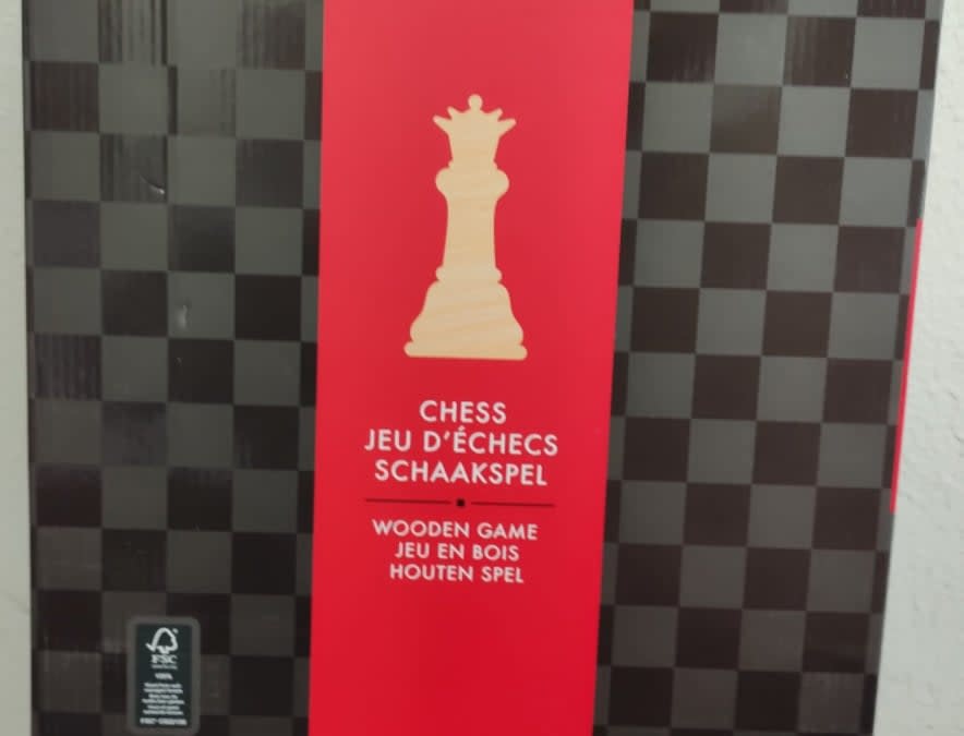 Chess: Luxury Version (ML) jeux endommagée 15%