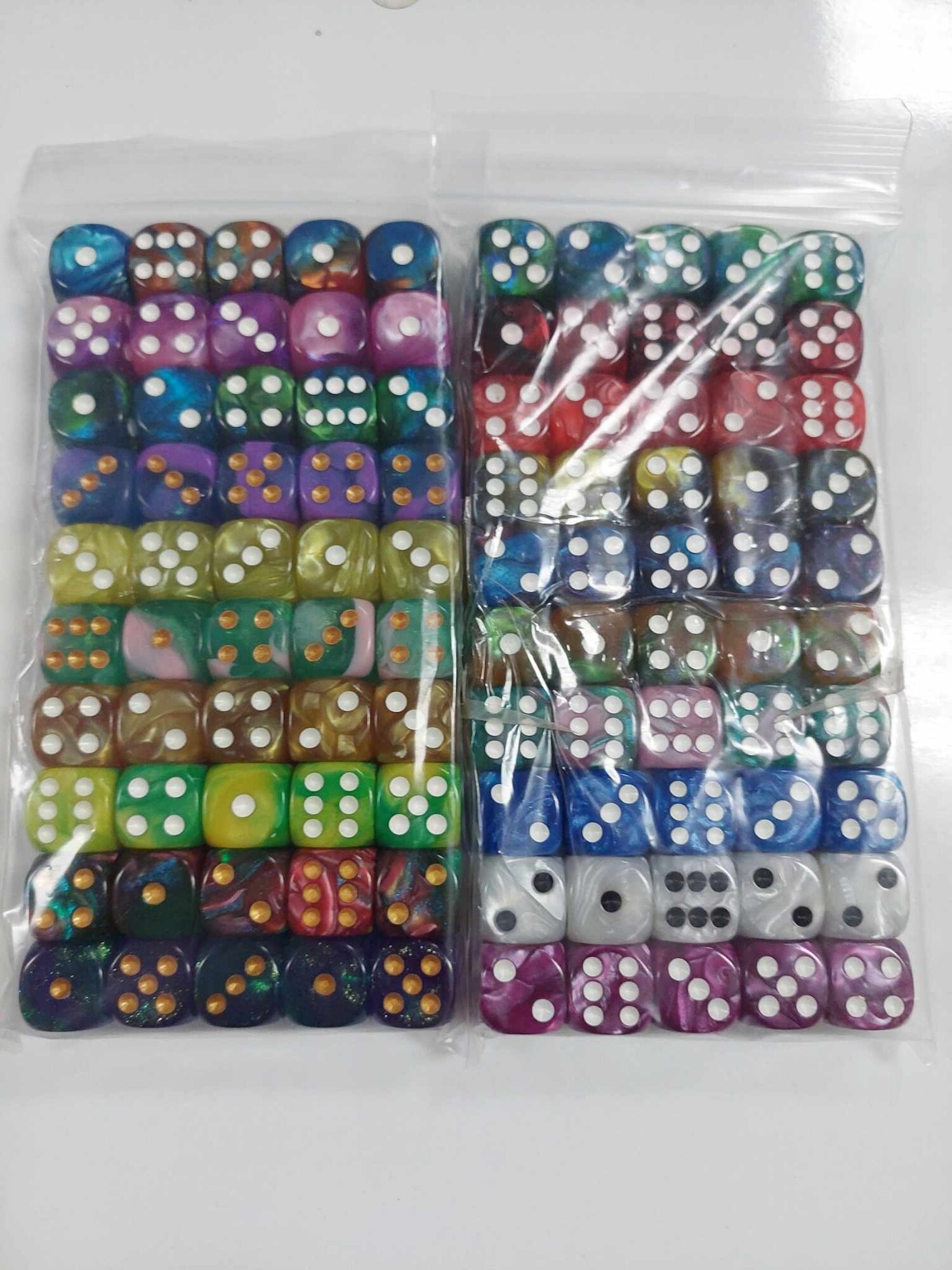 Fenteer Lot de 10 Dés à Jouer de 2 Couleurs Dés Carré D6 pour Jeu de Société - 16mm - Bleu + Gris