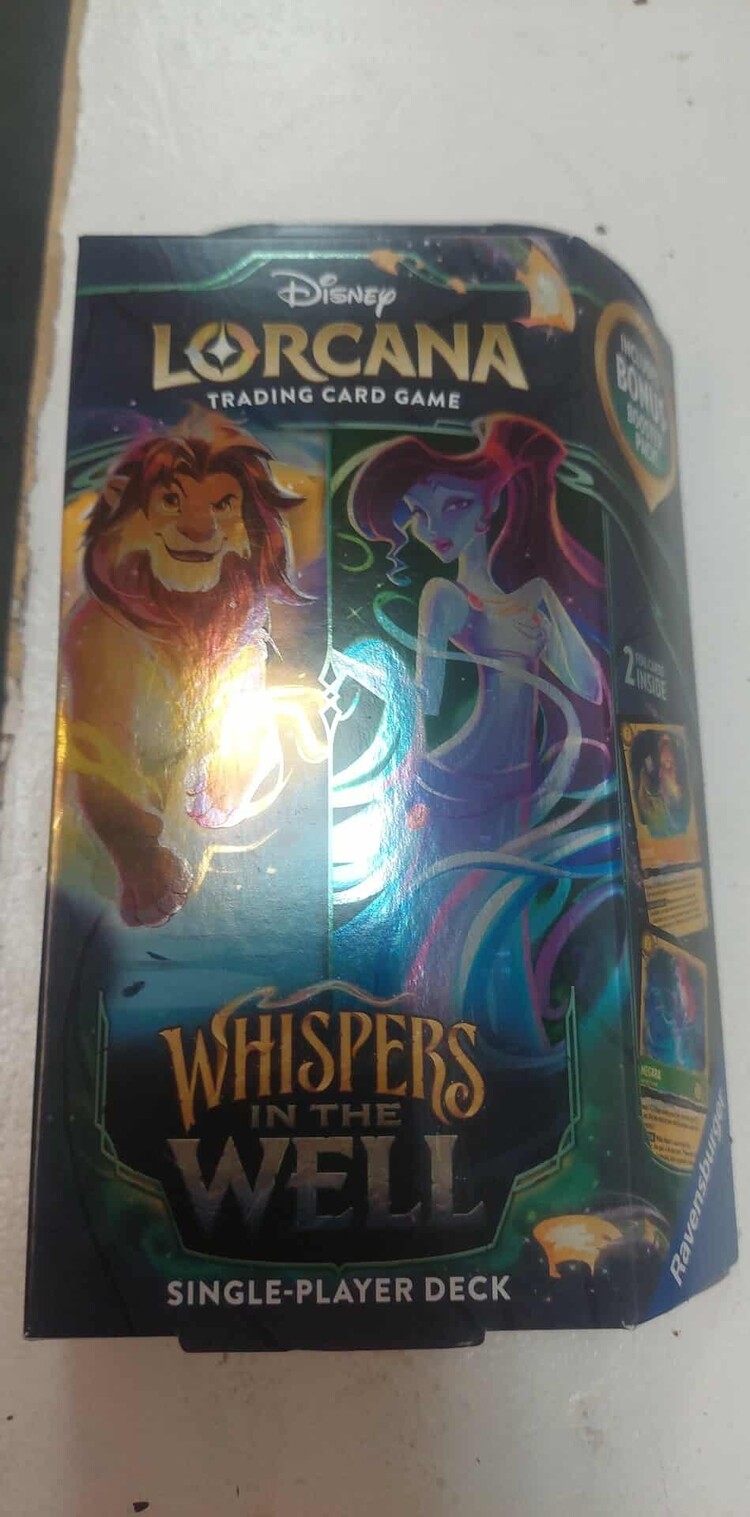 Ravensburger Disney Lorcana Set 10: Whispers In The Well: Starter Deck: Robin Hood - Megara (EN) Disponible en magasin seulement