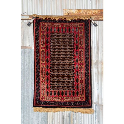 2 ½' x 4' Indian Handmade Red/Black Pashmina Rug