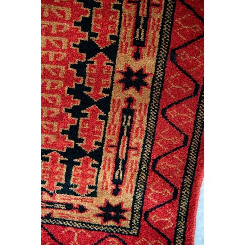 2 ½' x 8' Indian Handmade Red Runner Pashmina Rug 2 ½' x 8' Indian Handmade Red Runner Pashmina Rug