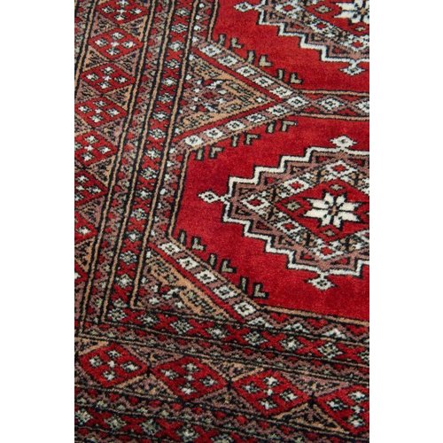 2 ½' x 8' Indian Handmade Red Traditional Cashmere Rug