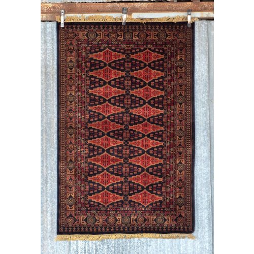 6' x 4' Indian Handmade Red/Black Pashmina Rug 6' x 4' Indian Handmade Red/Black Pashmina Rug