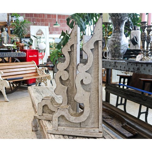 Pair of White Wooden Corbels Pair of White Wooden Corbels