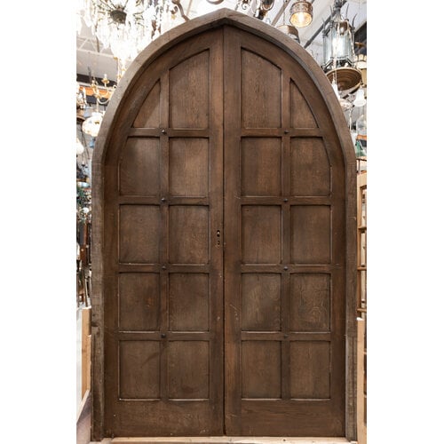 Arched Tiger Oak Castle Double Door with Door Jamb from The UK Arched Tiger Oak Castle Double Door with Door Jamb from The UK
