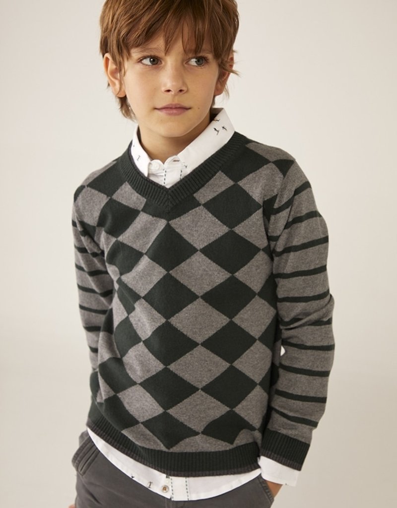 diamond pattern sweater