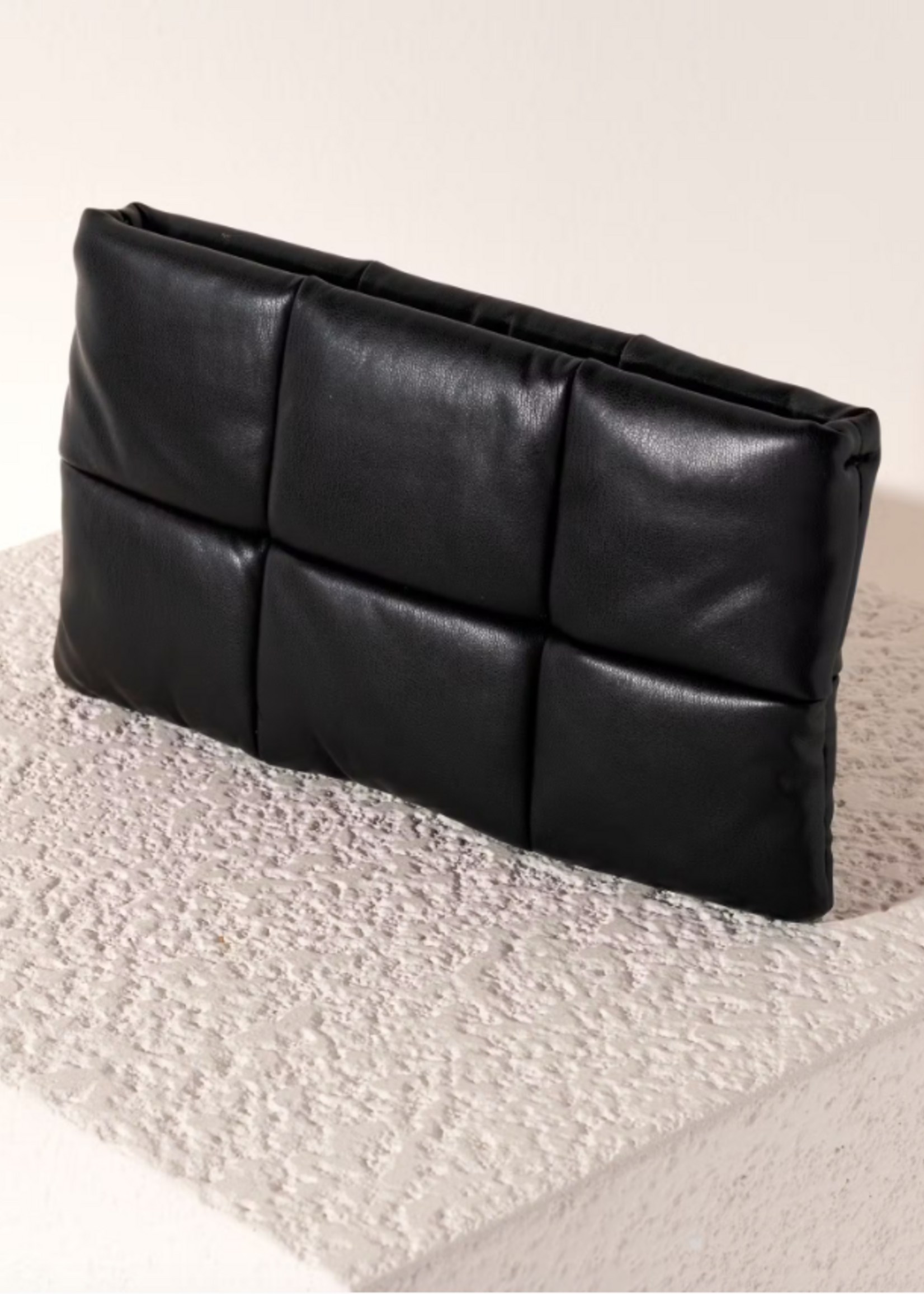 Shiraleah Robin Zip Pouch Black