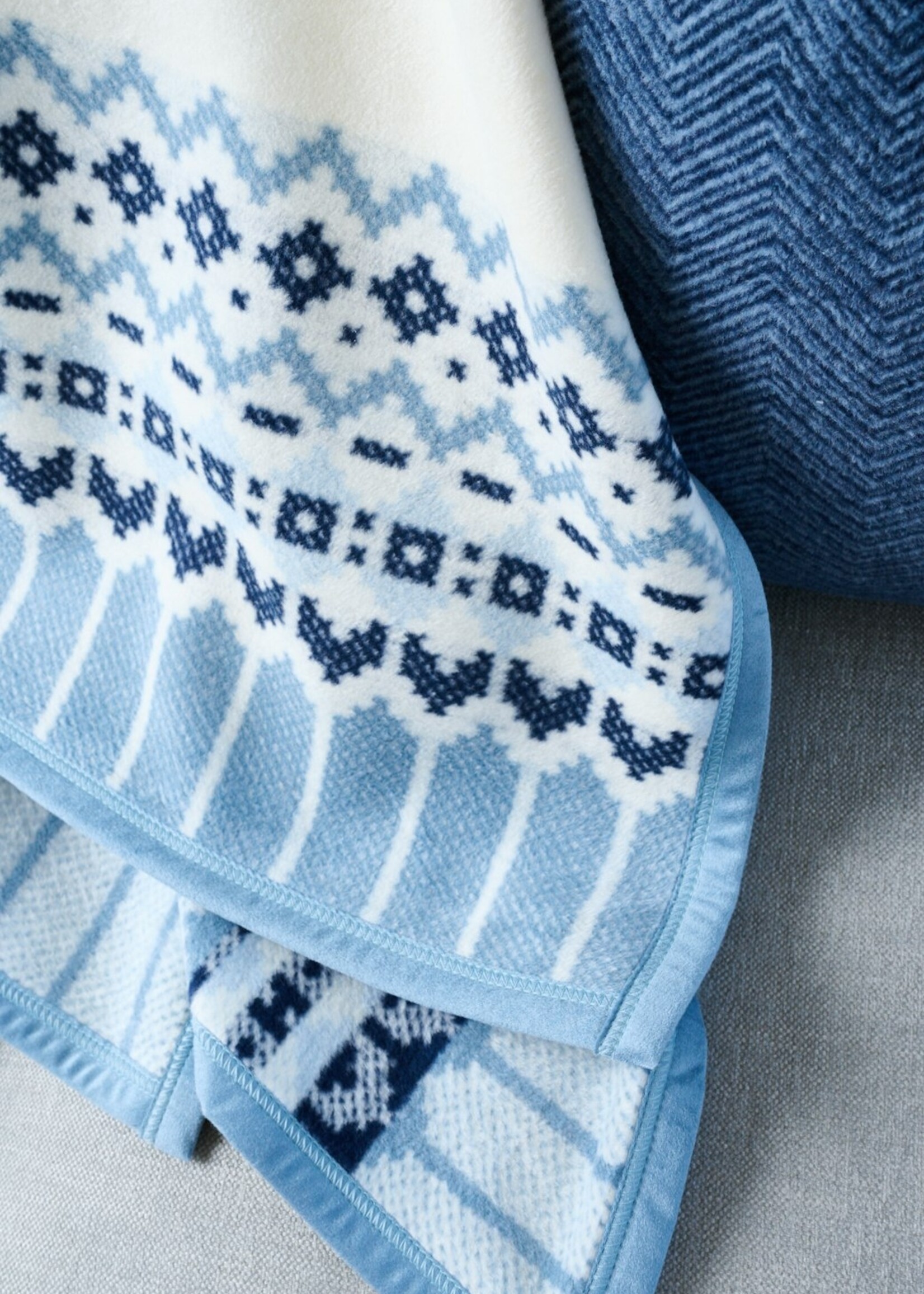 ChappyWrap Sweater Knit Blanket