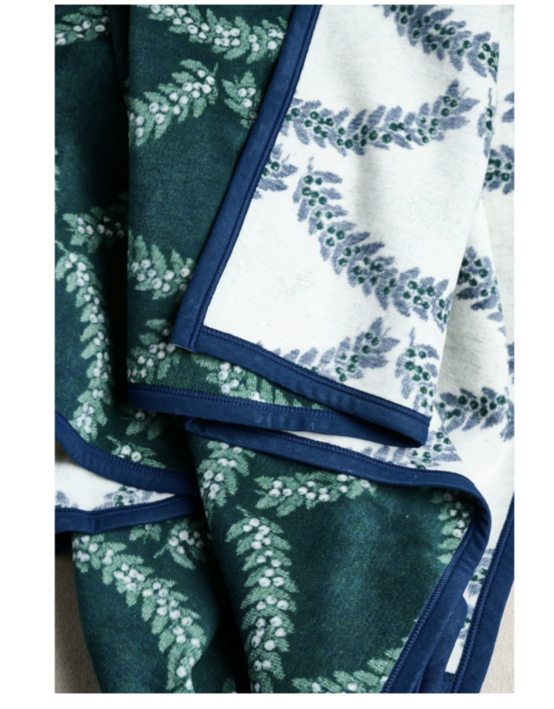 ChappyWrap Mistletoe Branches Blanket